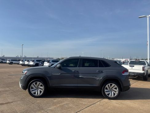 Used 2021 Volkswagen Atlas Cross Sport SE FWD image 12
