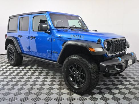 Used 2024 Jeep Wrangler Unlimited AWD/4WD image 8