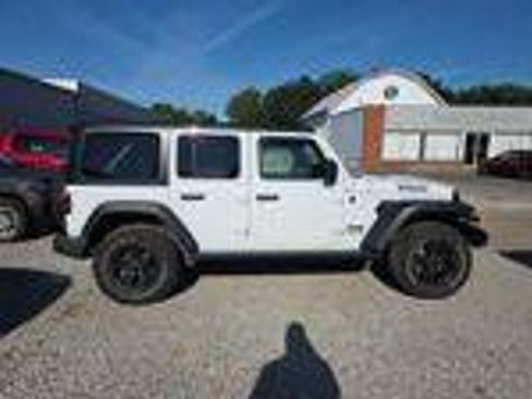 Used 2021 Jeep Wrangler Unlimited Sport AWD/4WD image 2