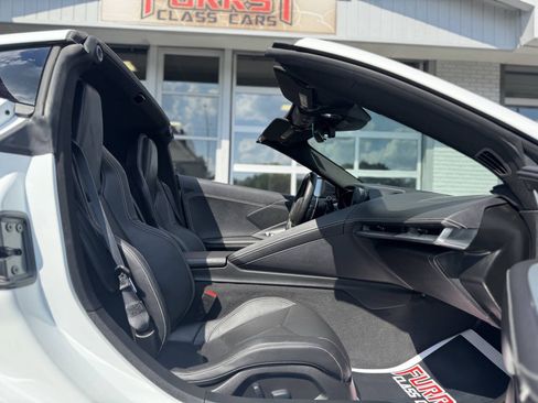 Used 2021 Chevrolet Corvette Stingray Coupe w/ Z51 Performance Package RWD image 34