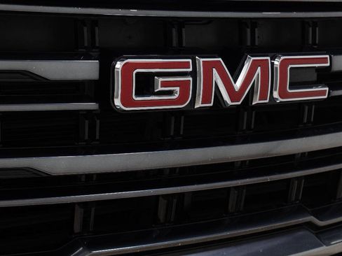 Used 2021 GMC Yukon XL AT4 w/ Rear Media and Nav Package AWD/4WD image 10