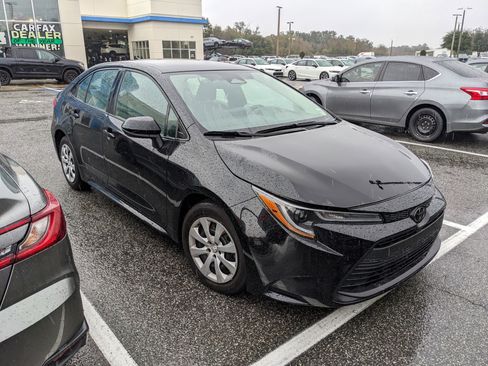 Used 2024 Toyota Corolla LE image 5