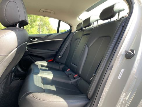 Used 2025 Genesis G70 2.5T image 25