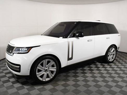 Used 2023 Land Rover Range Rover SE image 2