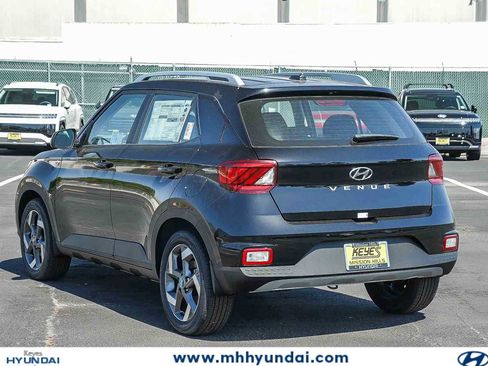 New 2026 Hyundai Venue SEL FWD image 6