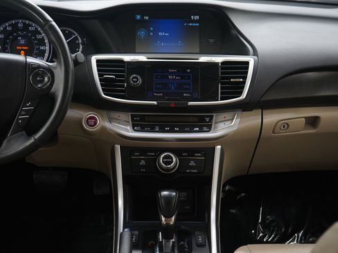 Used 2014 Honda Accord Touring image 14