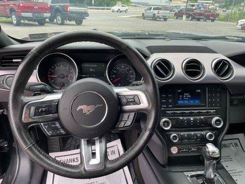 Used 2015 Ford Mustang Coupe RWD image 19