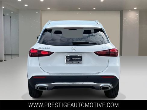 Used 2025 Mercedes-Benz GLA 250 4MATIC image 4