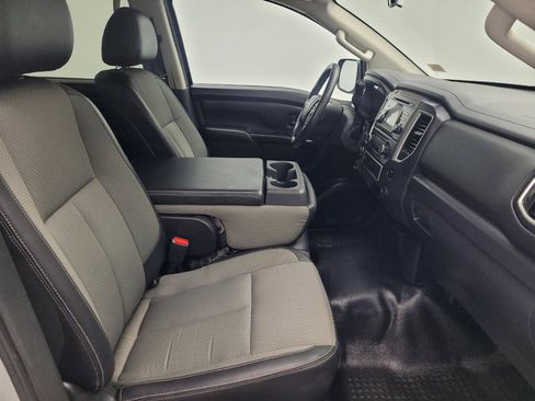 Used 2017 Nissan Titan S image 21