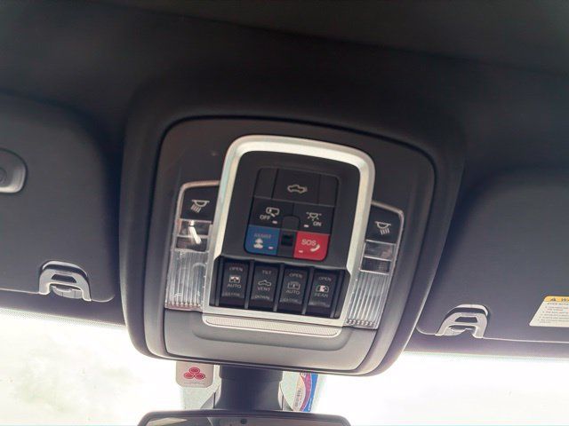 Used 2019 RAM 1500 Laramie AWD/4WD image 13