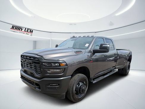 New 2026 RAM 3500 Tradesman AWD/4WD image 7