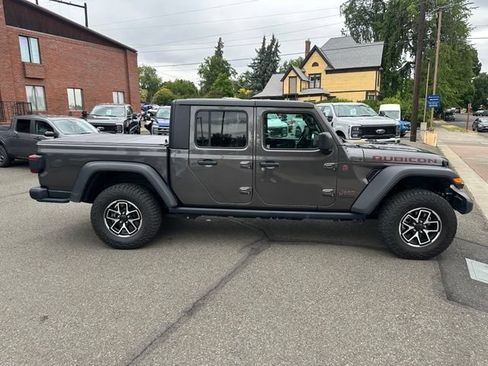 Used 2024 Jeep Gladiator Rubicon w/ Safety Group AWD/4WD image 2