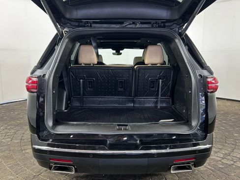 Used 2023 Chevrolet Traverse Premier AWD/4WD image 7