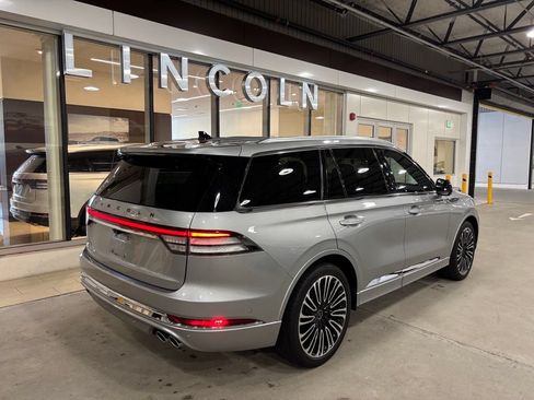 Used 2023 Lincoln Aviator Black Label w/ Dynamic Handling Package AWD/4WD image 4