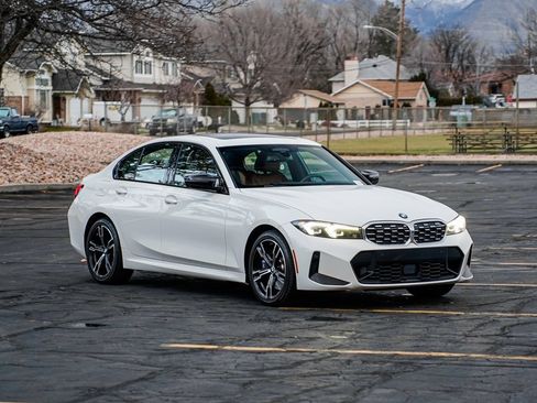 Used 2023 BMW M340i xDrive image 3