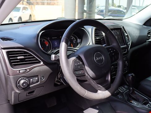 Used 2021 Jeep Cherokee Trailhawk w/ Premium Leather Package AWD/4WD image 39