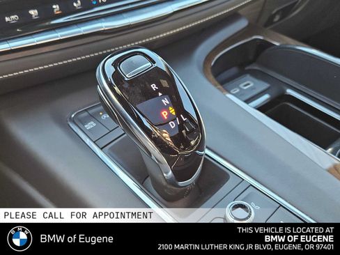 Used 2024 Cadillac Escalade ESV Premium Luxury Platinum AWD/4WD image 31