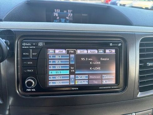 Used 2014 Toyota Sienna XLE w/ Entertainment Package image 19