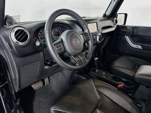 Used 2013 Jeep Wrangler Unlimited Sahara w/ Dual Top Group AWD/4WD image 9