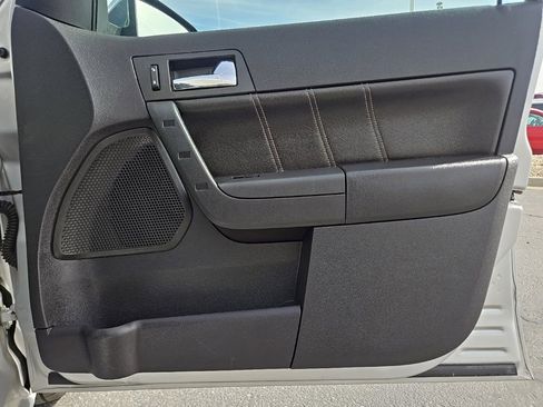 Used 2009 Ford Focus SEL image 35