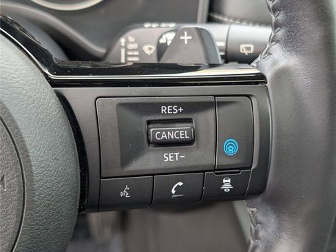 Used 2021 Nissan Rogue SV w/ Premium Package image 23