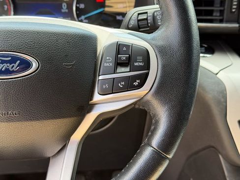 Used 2022 Ford Explorer XLT w/ Equipment Group 202A RWD image 11