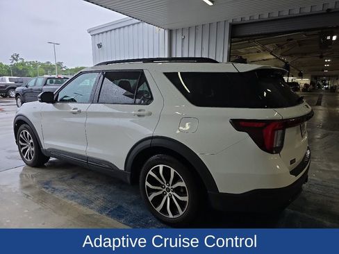 Used 2025 Ford Explorer ST-Line RWD image 5
