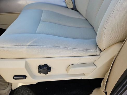 Used 2017 Ford Expedition XLT RWD image 21