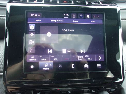 Used 2024 Jeep Grand Cherokee L Altitude AWD/4WD image 22