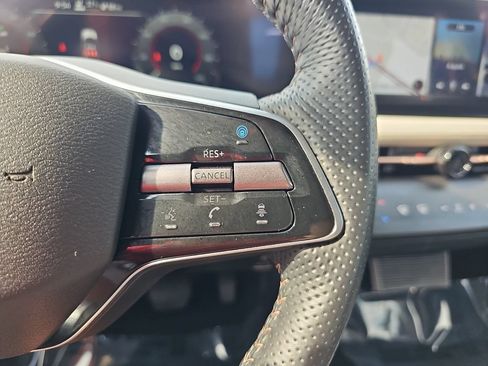 Used 2023 Nissan Ariya AWD image 18