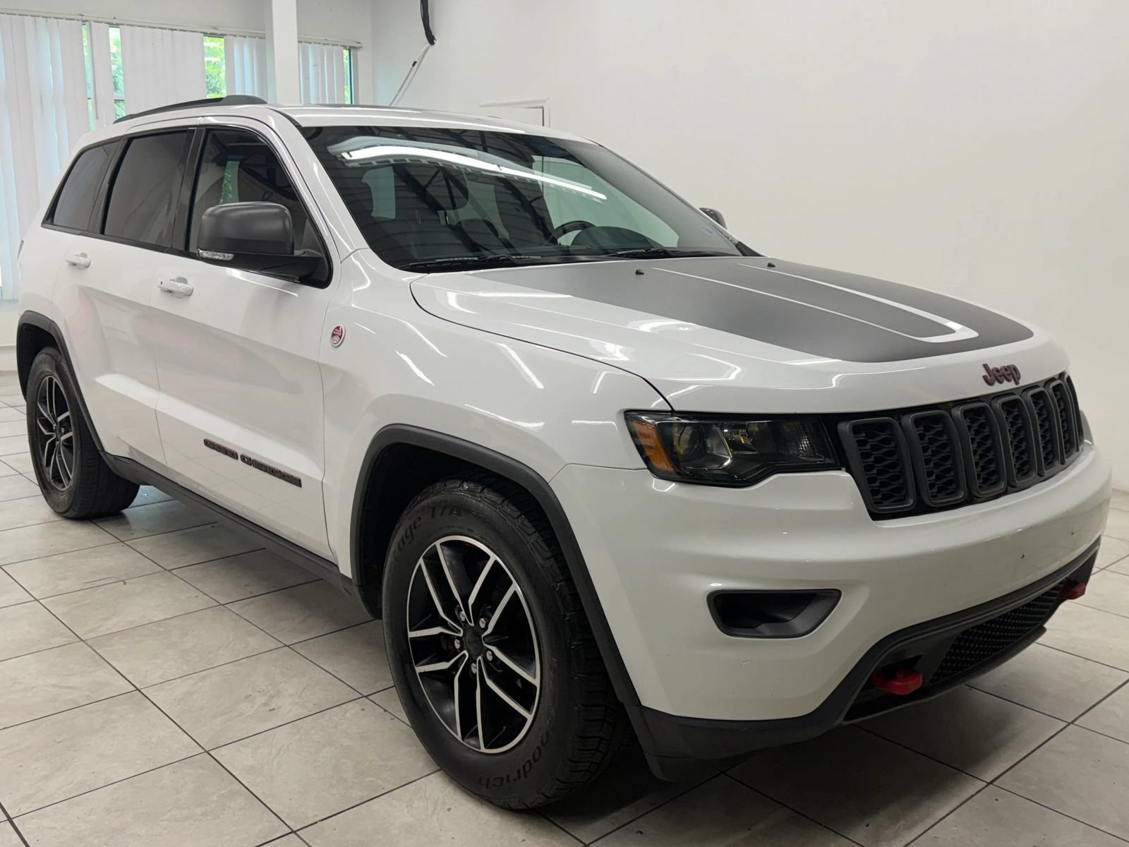 Used 2021 Jeep Grand Cherokee Trailhawk AWD/4WD image 1