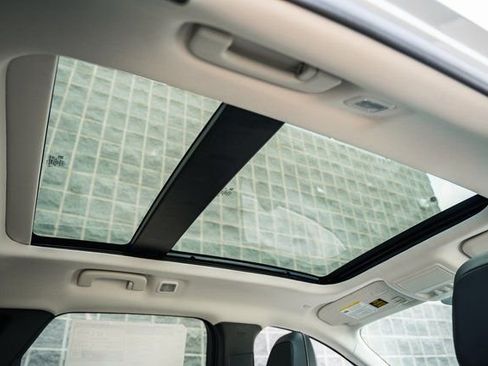 New 2025 Ford Escape SE w/ PHEV Premium Package image 45