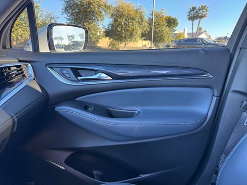 Used 2022 Buick Enclave Premium image 16