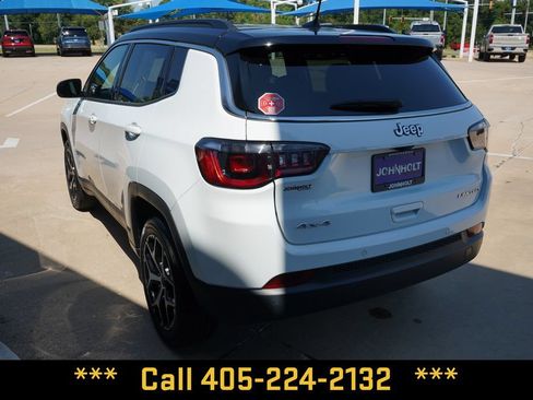 Used 2025 Jeep Compass Limited AWD/4WD image 14