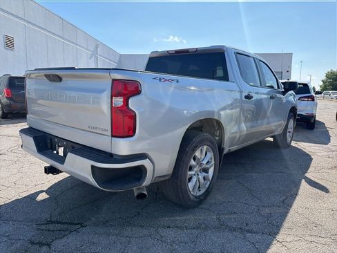Used 2020 Chevrolet Silverado 1500 Custom w/ Custom Value Package AWD/4WD image 2