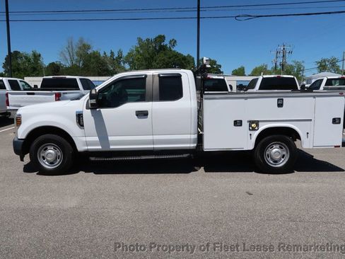 Used 2018 Ford F250 XL w/ Power Equipment Group RWD image 2