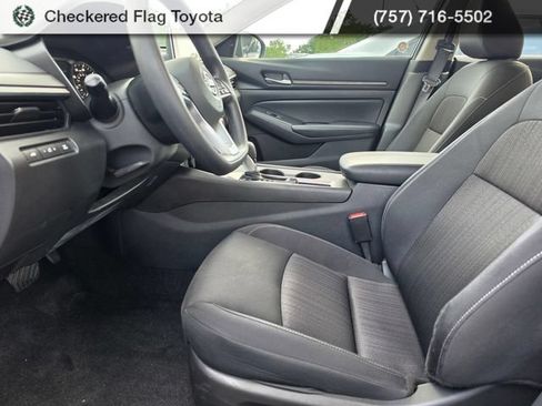 Used 2025 Nissan Altima 2.5 SV FWD image 8