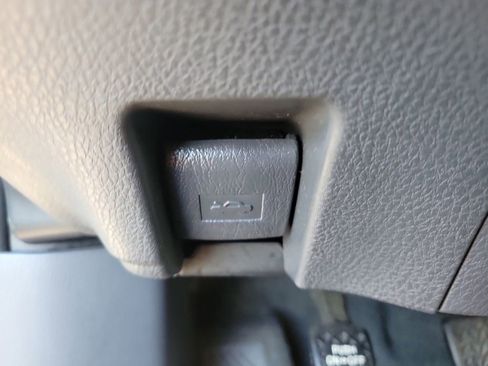 Used 2021 Toyota Camry SE image 28