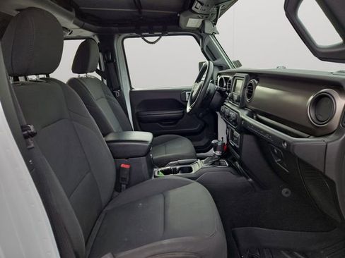 Used 2018 Jeep Wrangler Unlimited Sport image 14