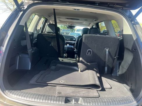 Used 2025 Kia Telluride S FWD image 13