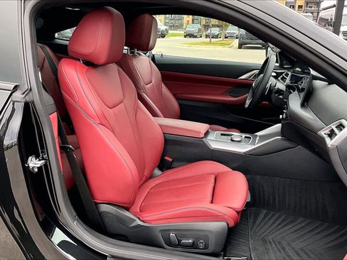 Used 2026 BMW M440i Coupe image 9
