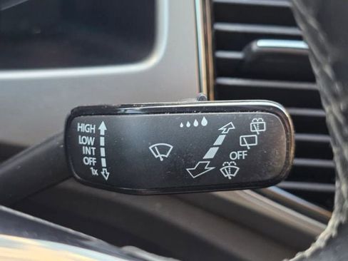 Used 2019 Volkswagen Atlas SEL R-Line image 31