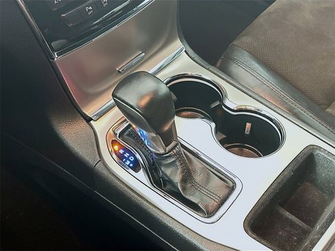 Used 2019 Jeep Grand Cherokee Altitude image 16