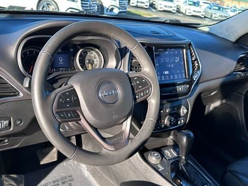 Used 2022 Jeep Cherokee Limited image 16