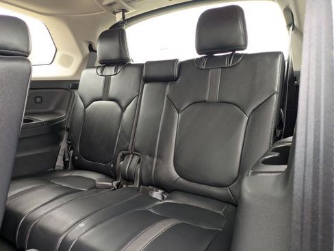 Used 2025 Honda Pilot Touring image 21