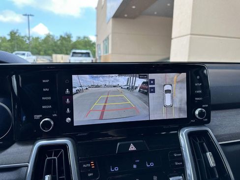 Used 2023 Kia Sorento SX Prestige image 27