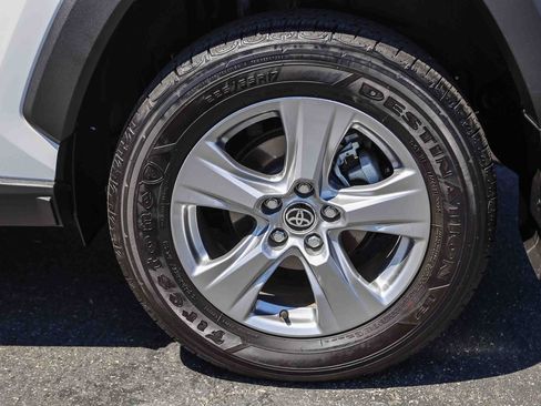 Certified 2025 Toyota RAV4 LE AWD/4WD image 9