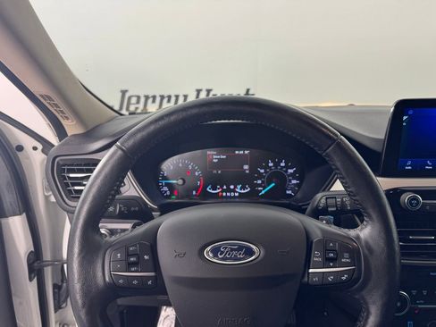 Used 2020 Ford Escape SEL image 23