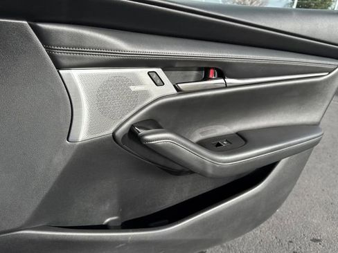 Used 2022 MAZDA MAZDA3 s image 23
