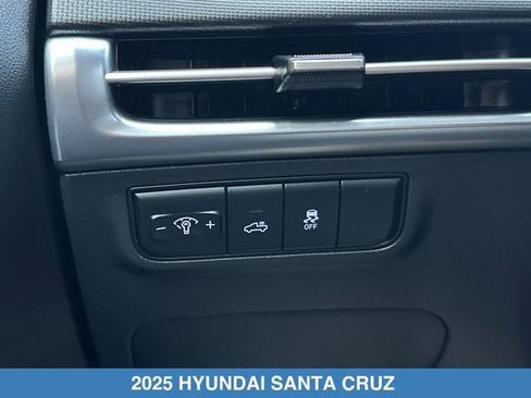 Used 2025 Hyundai Santa Cruz SEL AWD/4WD image 30